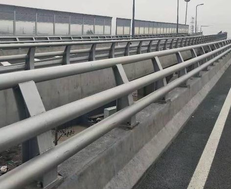 桥梁护栏